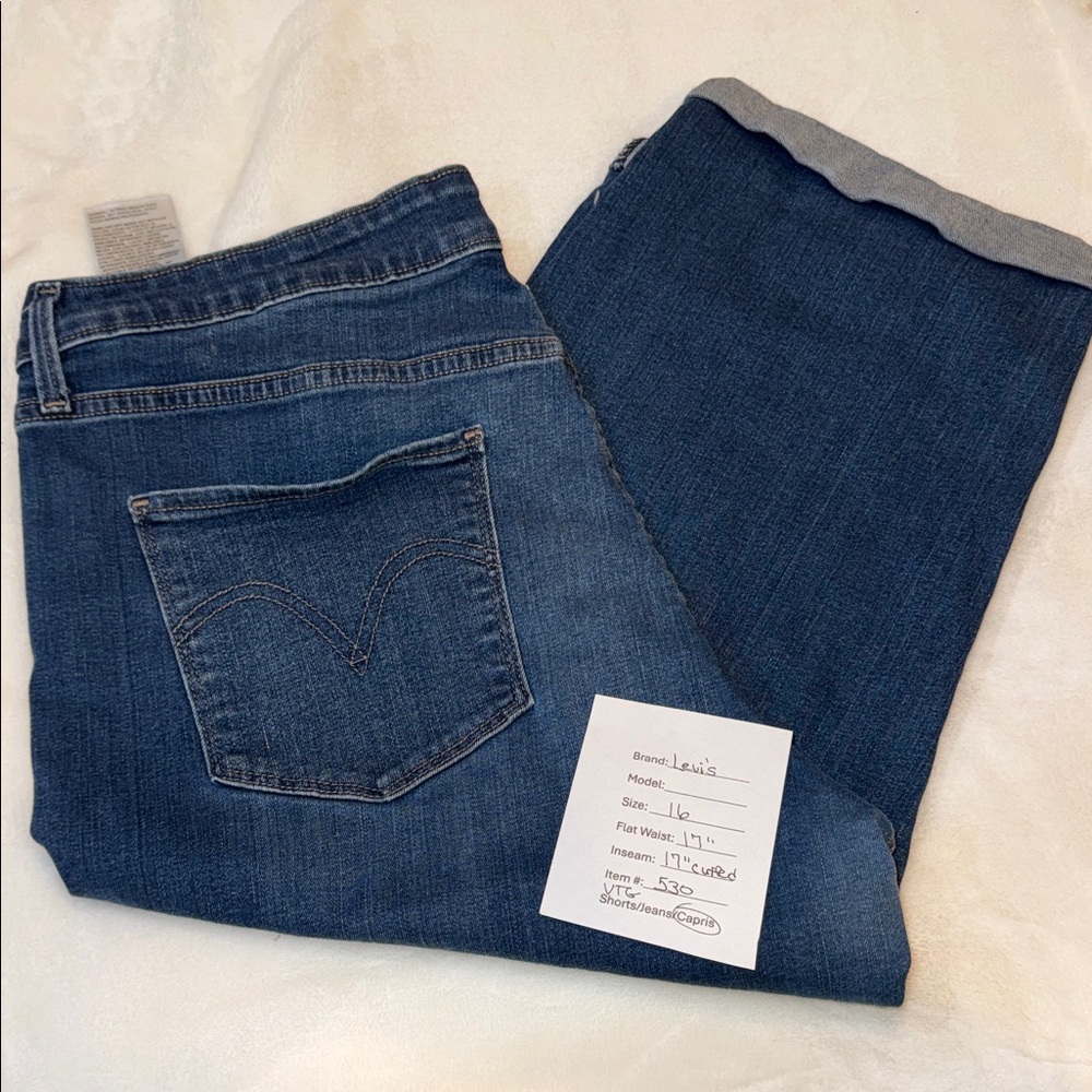 Levi's Women's Blue Capris